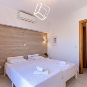 room2 03